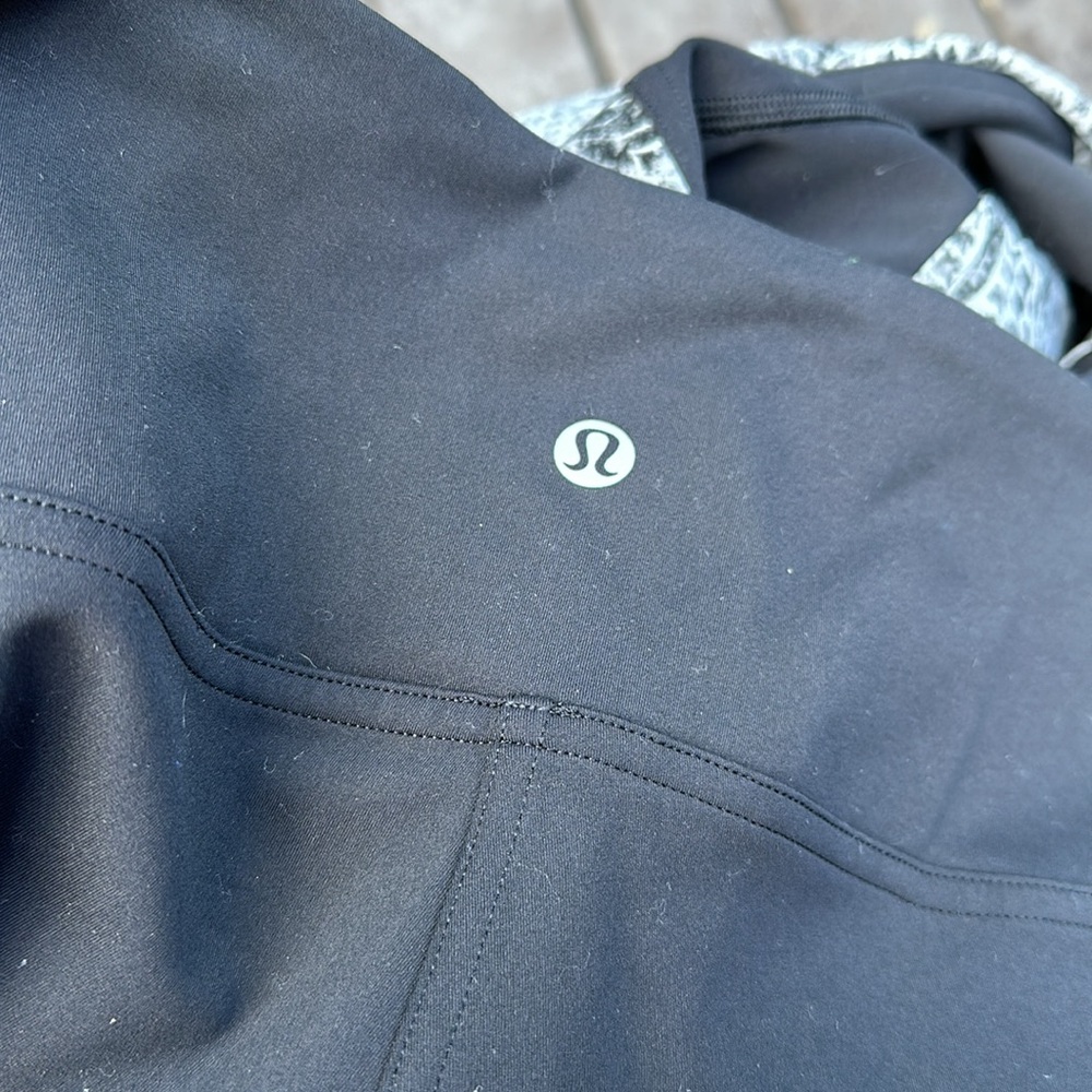 Lululemon Sweat & Repeat Tight‎ 28” Black/Serigraph Starlight Leggings Size 6 - Picture 3 of 3